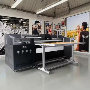 3.2m 2m 1.8m Roll Flatbed UV Hybrid Printer with Konica I3200 2400dpi PVC KT Board Wallpaper Printing (2/3/4/8 Heads)