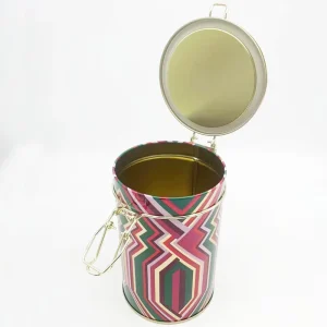 Custom Food Grade Round Tin Can with Vintage Clasp for Tea Biscuit and Candy Gift Packaging